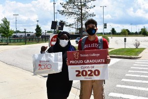 Cap & Gown Curbside Pickup 2