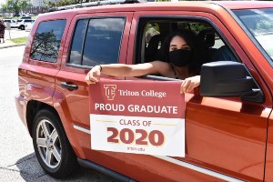 Cap & Gown Curbside Pickup 3
